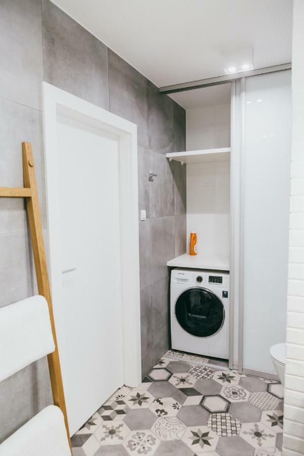 Eight Lux View In Old Town And Free Parking Apartment Krakow Luaran gambar