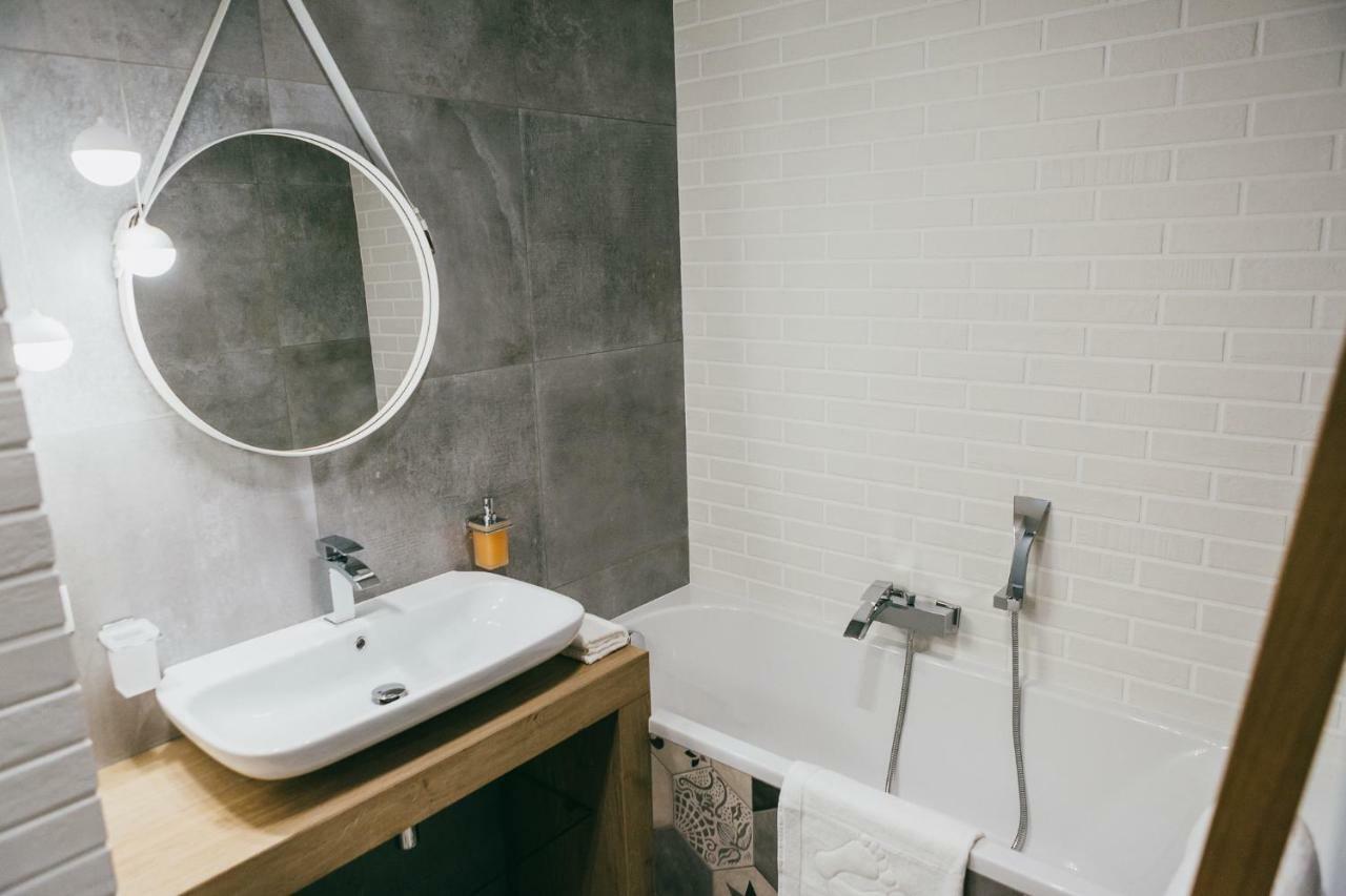 Eight Lux View In Old Town And Free Parking Apartment Krakow Luaran gambar