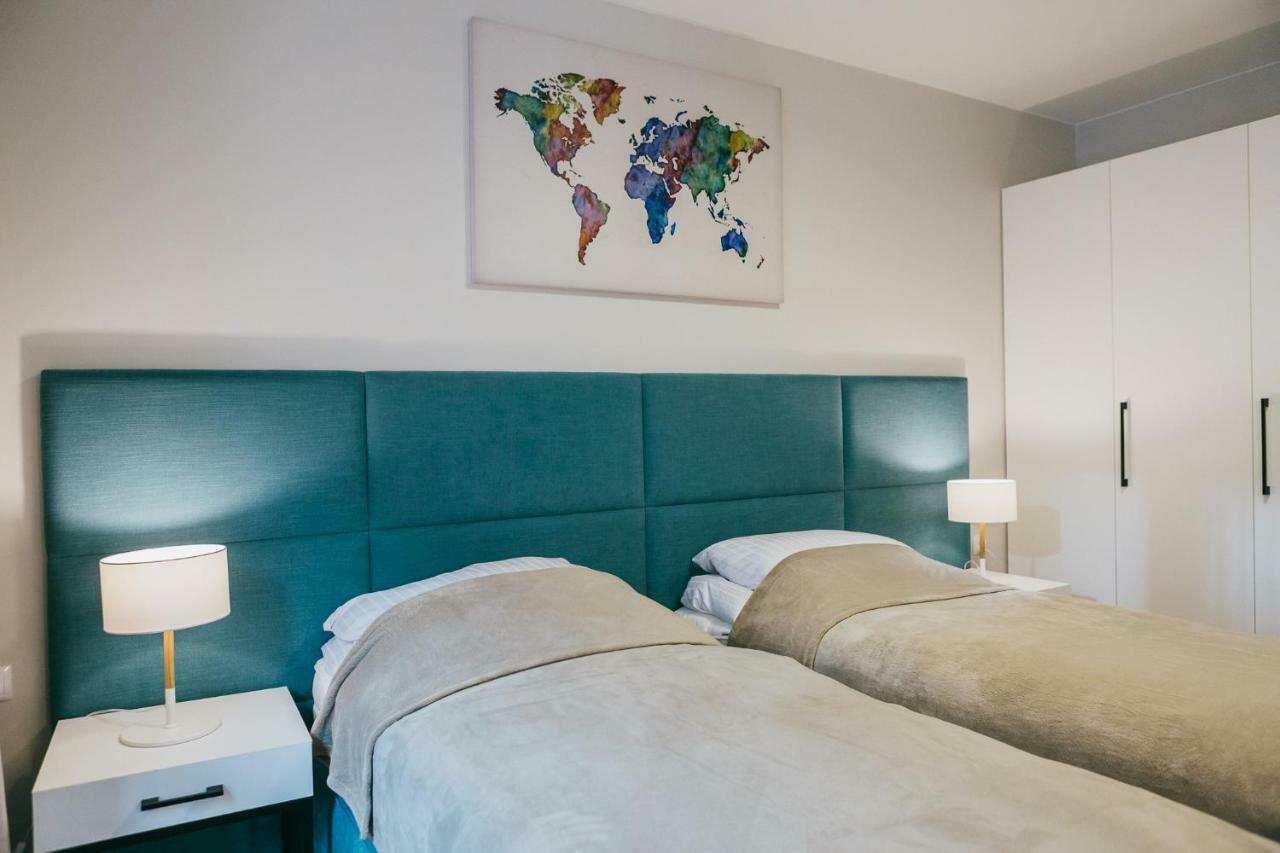 Eight Lux View In Old Town And Free Parking Apartment Krakow Luaran gambar